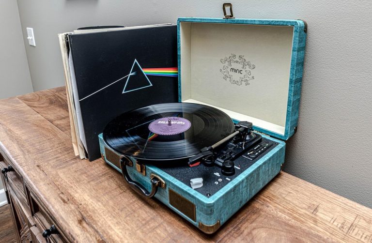 Vergelijking van verschillende muziekformaten voor je platenspeler: 45 RPM singles, 33⅓ RPM LP's en 78-toerenplaten