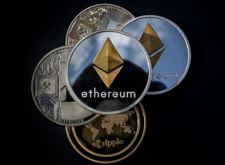 Visualisatie van Ethereum koers volatiliteit met grafieken van prijsfluctuaties