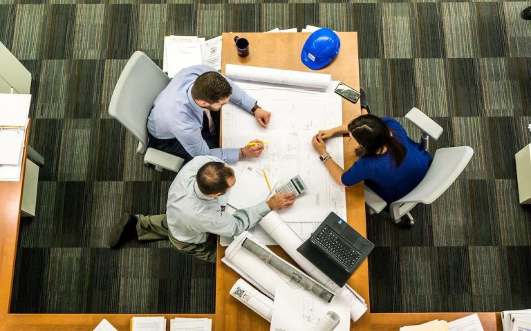 Management en optimalisatie van supply chain processen voor kostenreductie en efficiëncy