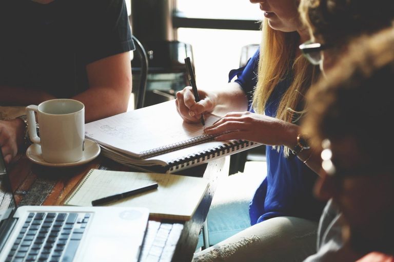 Stappen voor het ontwikkelen van een effectieve social media strategie met doelstelling en contentplanning
