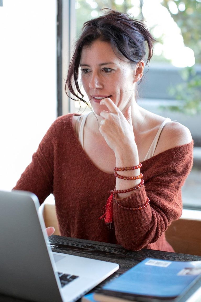 Kindercoach ondersteunt kind bij persoonlijke groei en ontwikkeling van zelfvertrouwen