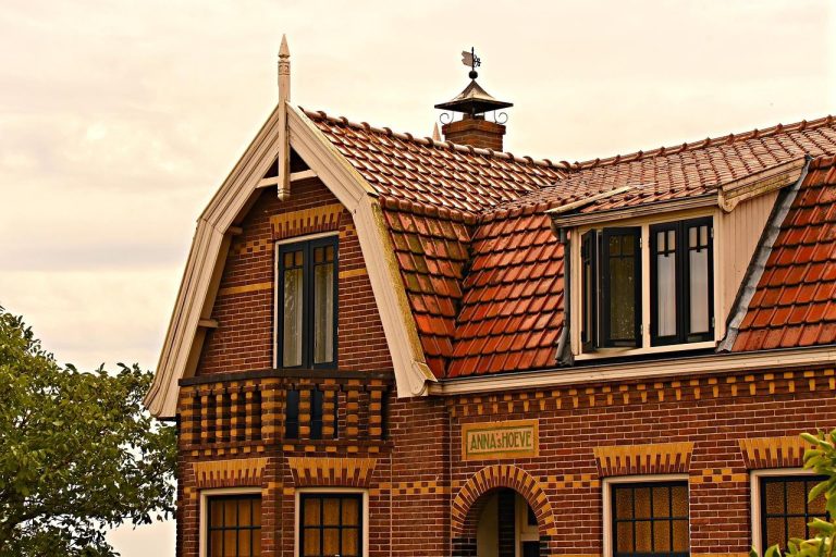 8 meter dakkapel met montage - illustratie van kostenfactoren en prijsvergelijking voor woninguitbreiding