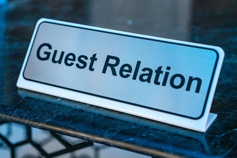 Receptel team creëert moderne ontvangstbeleving met menselijke warmte en professionele service