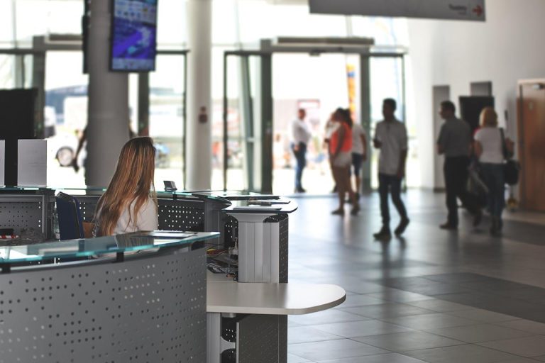 Professionele receptiediensten: gastvrije ontvangst en welkom voor bezoekers in moderne organisaties