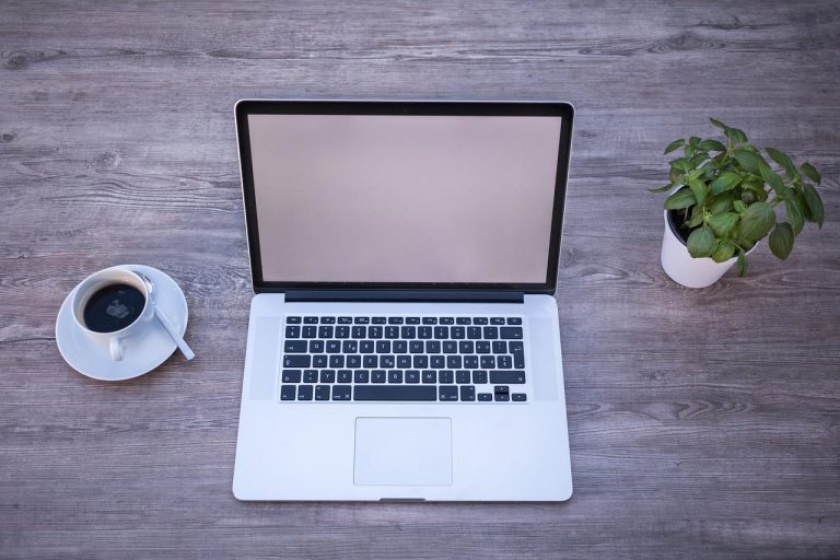 Kostenoverzicht wat kost een website laten maken: prijsvergelijking websitebuilders, freelancers en bureaus in 2025