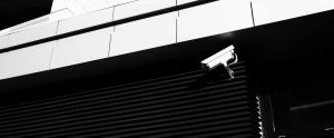Beveiligingscamera en professionele beveiliging van een lokaal beveiligingsbedrijf voor effectieve preventie in uw regio